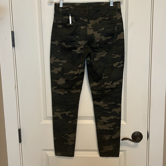 Tinseltown Camo High Rise Skinny Jeans Junior’s Size 7 - Picture 6 of 9